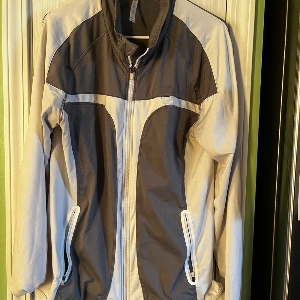Fabletics Men's Gray and Cream Windbreaker